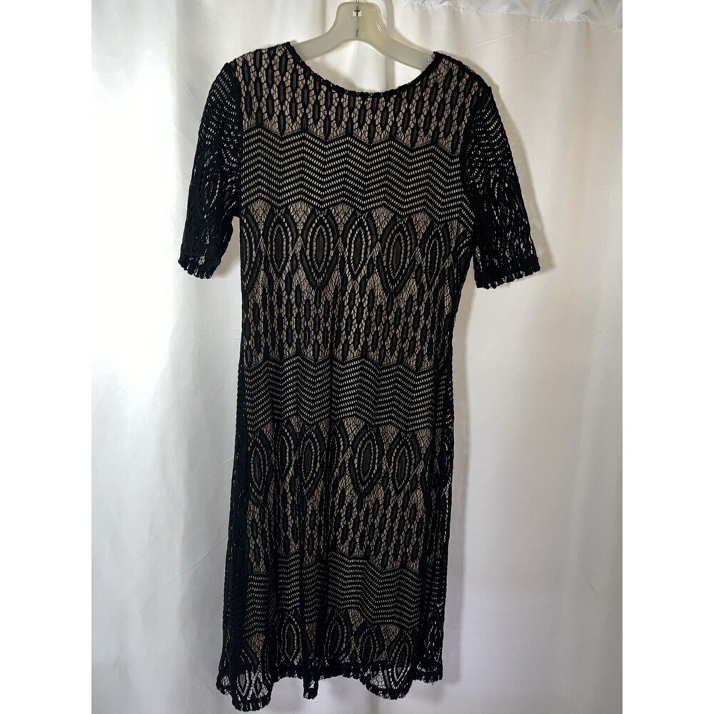 Sharagano Women’s Geometric Crochet Lace Overlay Knee Leg Sheath Dress Black